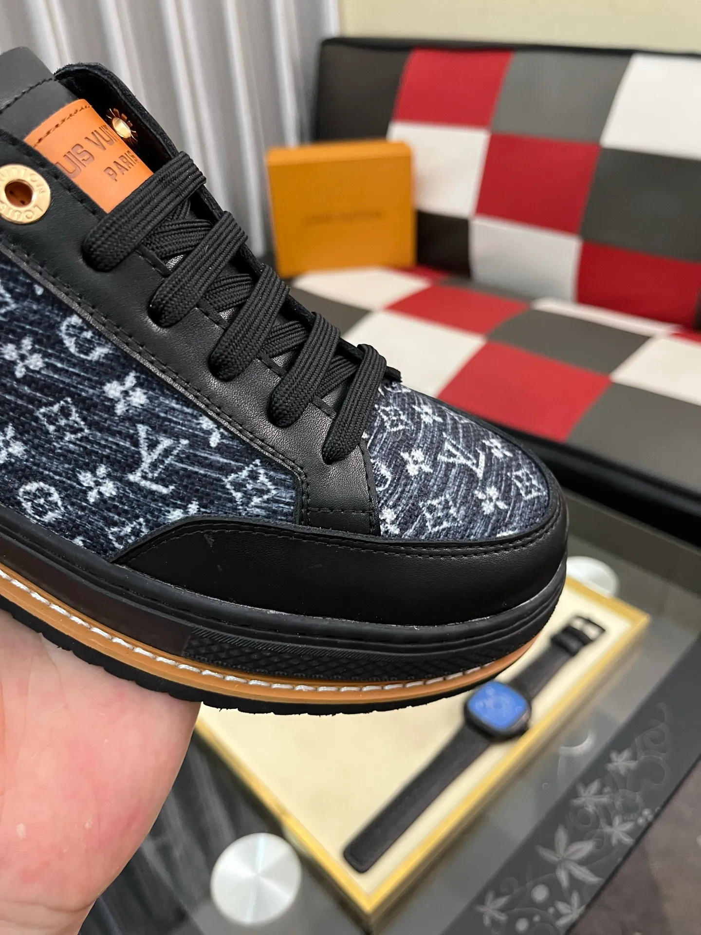 Men's Men's Shoes 💰420⌚️⌚️LV Louis Vuitton. The latest trendy casual shoes are popular in physical stores in sizes 38-44. New spring and summer comfortable imported custom original cowhide, unique jacquard fabric element design. Paired with sheepskin lining, Lv original base, [sun][sun] high-end packaging and high quality💪Details determine quality, you can enter and leave the counter at will, welcome to compare